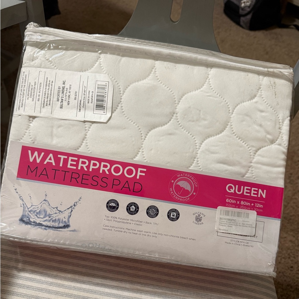 Queen Size Waterproof Mattress Pad - Picture 2 of 4